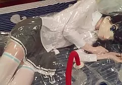Lucy gerçek kızlık bozma pornosu Dondurma onunla kirlenir