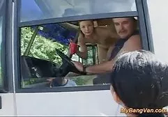 Eğlenceli büyük yaraklı pornolar ihtiyacı esmer