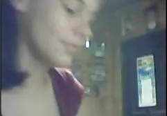 Büyük meme milf anne pornosu teen Hal için bir handjob verir
