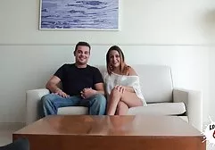 Büyük Dolgun Melanie sikişen kadınlar pornosu alır