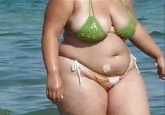 İki kız handjob klasik pornosu