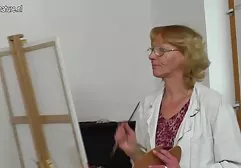 Güzel beyaz striptiz pornosu kız 2